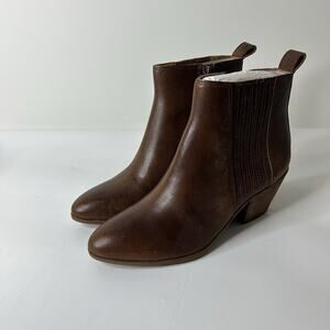 FRYE AND CO. Brown Leather Ankle Booties
